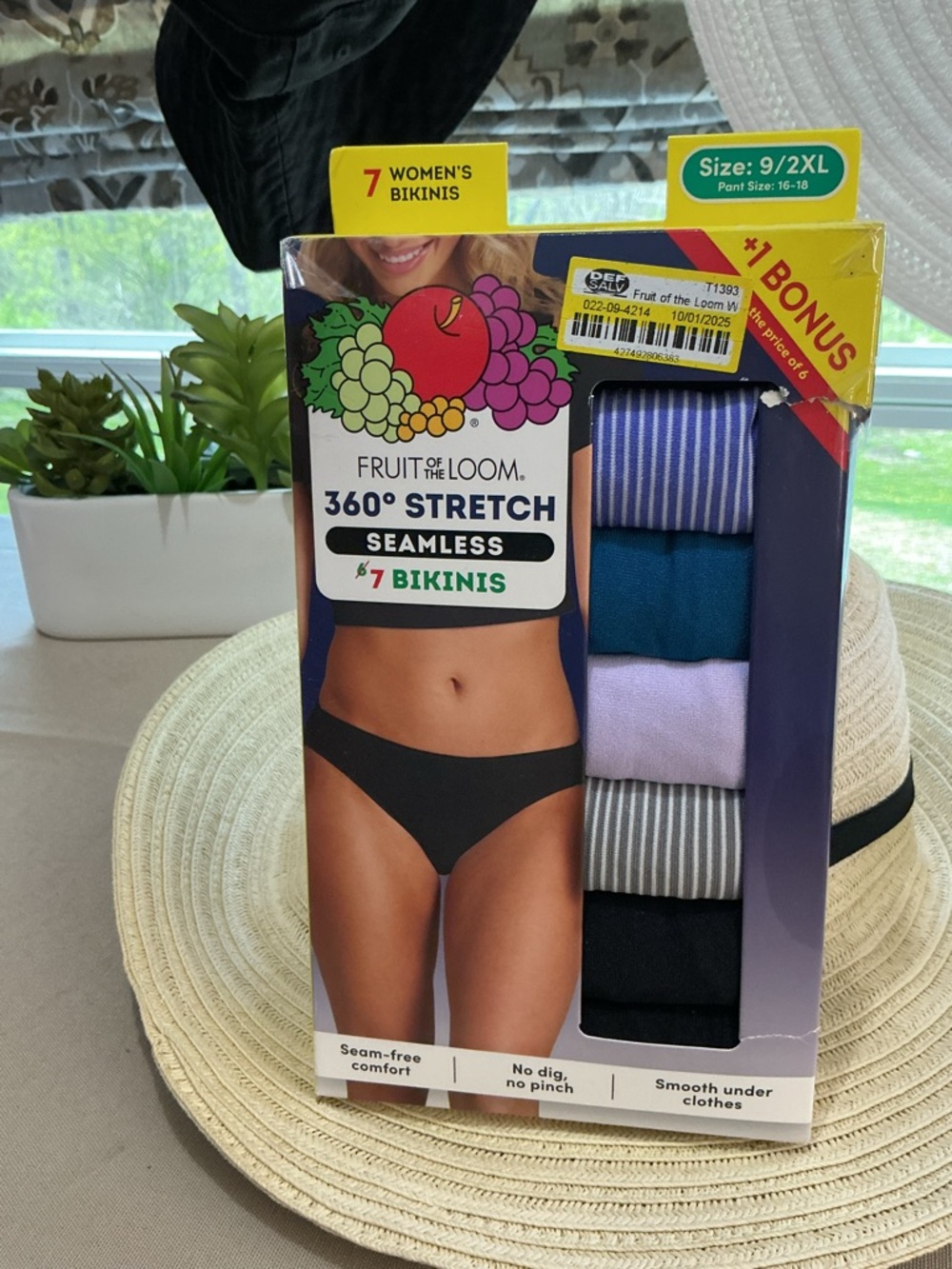 Fruit of the Loom Assorted Black and Multicolor Seamless Bikinis - 7 Pack